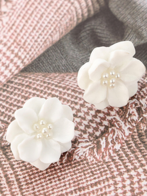 Earrings - Camellia three-dimensional white flower pearl