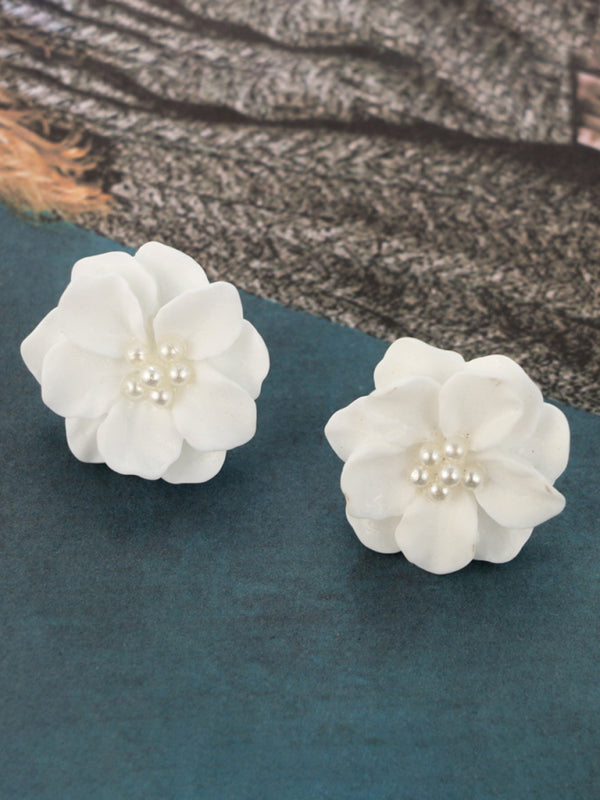 Earrings - Camellia three-dimensional white flower pearl