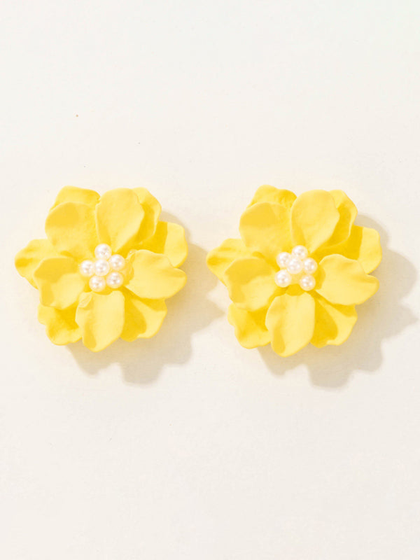 Earrings - Camellia three-dimensional white flower pearl